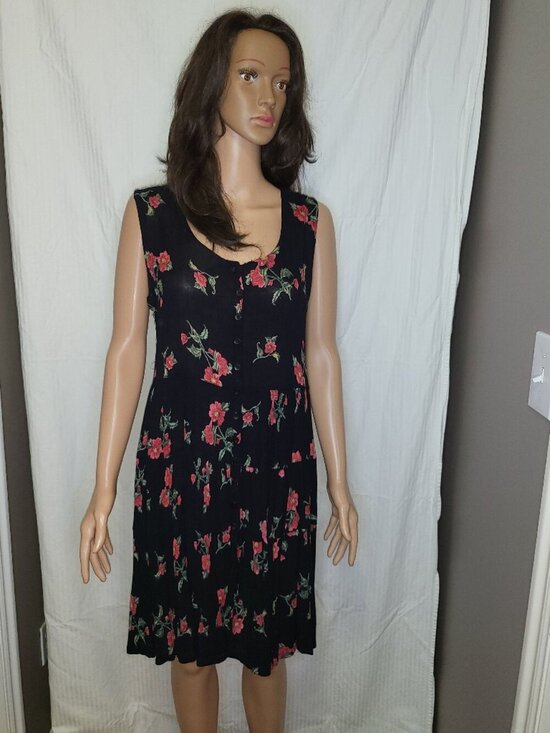 Nostalgia Dresses & Skirts - Nostalgia Floral Rayon Sleeveless Button Front Dress Black Red Roses Medium Boho